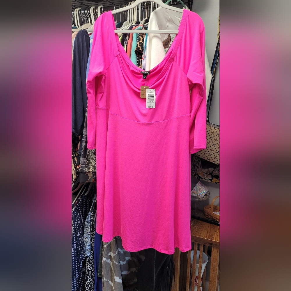 Torrid hotpink on/off shoulder dress